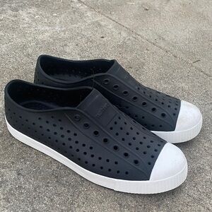 Native Black and White Slip-On waterproof Sneakers size J6 boys 6